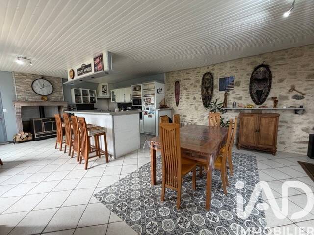 Maison à vendre, 224m², LA CHAPELLE SAINT LAURENT