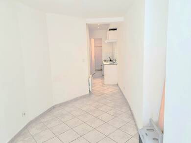 Appartement à vendre 46 750 € 1 pièce 17 m² RDC/3 Tourves 83170