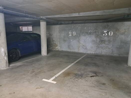 Parking à louer 76 € 7 m² Bellecroix-Pont d'Avignon Villeneuve-lès-Avignon 30400