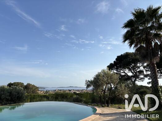 Demeure à vendre 1 790 000 € 10 pièces 9 chambres 307,8 m² 20 179 m² de terrain La Baou Sanary-sur-Mer 83110