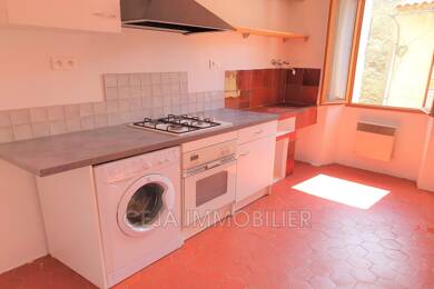 Appartement à louer 490 € 1 pièce 35 m² Étage 1/3 Ampus 83111