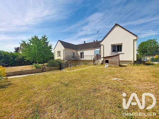 Maison de plain-pied à vendre 220 000 € 5 pièces 2 chambres 112 m² 967 m² de terrain Flagy 77940