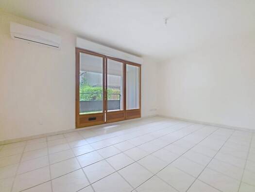 Appartement à vendre 149 000 € 2 pièces 1 chambre 43 m² RDC La Roquette Lunel 34400