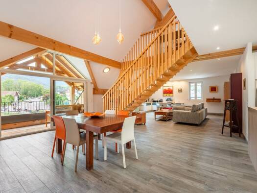 Duplex à vendre 837 000 € 3 pièces 2 chambres 120 m² Étage 2/2 Talloires-Montmin 74290