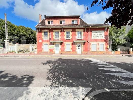 Immeuble à vendre 395 000 € 340 m² Toucy 89130