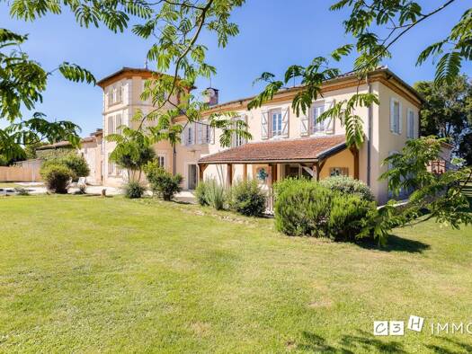 Château à vendre 1 095 000 € 12 pièces 10 chambres 520 m² 31 570 m² de terrain Salles-sur-Garonne 31390