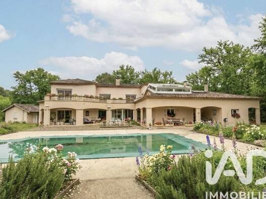 Maison à vendre 530 000 € 8 pièces 5 chambres 370 m² 7 241 m² de terrain Noaillan 33730