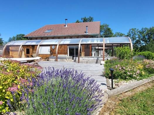 Maison à vendre 549 000 € 7 pièces 4 chambres 146 m² 2 240 m² de terrain Pontarlier 25300