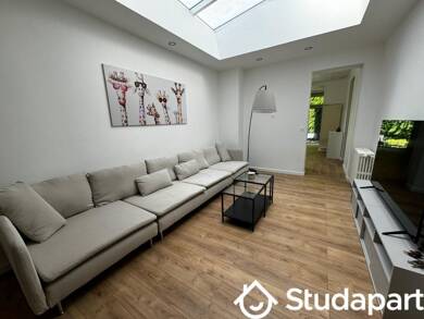 Maison de ville à louer 400 € 12 pièces 1 chambre 250 m² disponible dès maintenant Est Lens 62300