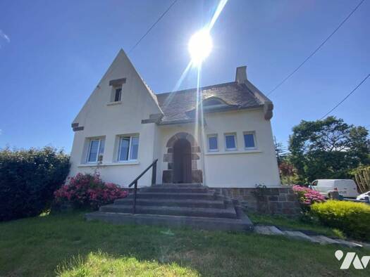Maison à vendre 313 500 € 6 pièces 3 chambres 110 m² 690 m² de terrain Plougasnou 29630