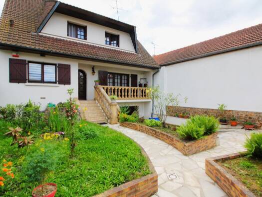 Maison à vendre 570 000 € 5 pièces 3 chambres 170 m² 304 m² de terrain Bienvenue Rigaud Le Bourget 93350