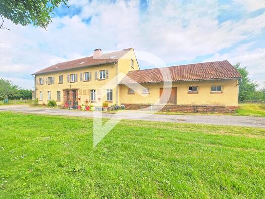 Immeuble à vendre 170 000 € 364 m² Dieuze 57260