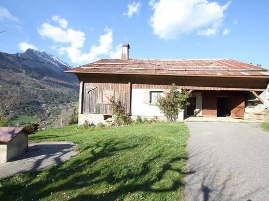 Ferme à vendre 599 950 € 7 pièces 2 chambres 101 m² 4 000 m² de terrain Nord Thônes 74230
