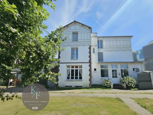 Maison à vendre 355 000 € 8 pièces 6 chambres 185 m² 513 m² de terrain Nord Gisors 27140
