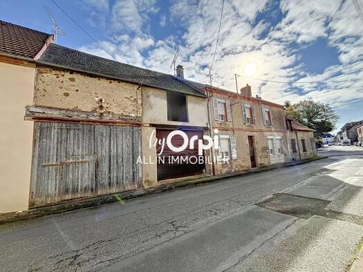 Maison à vendre 72 000 € 4 pièces 3 chambres 140 m² 167 m² de terrain Gouzon 23230