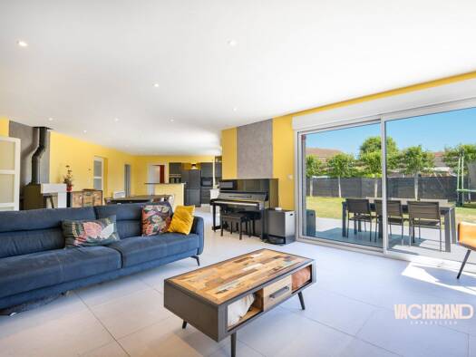 Maison à vendre - Première occupation 549 000 € 9 pièces 7 chambres 244,75 m² 727 m² de terrain Bierne 59380
