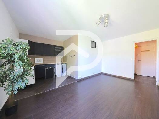 Appartement à vendre 69 900 € 1 pièce 22 m² Étage 1/3 Rive Droite-Apport Paris Gare Corbeil Essonnes 91100