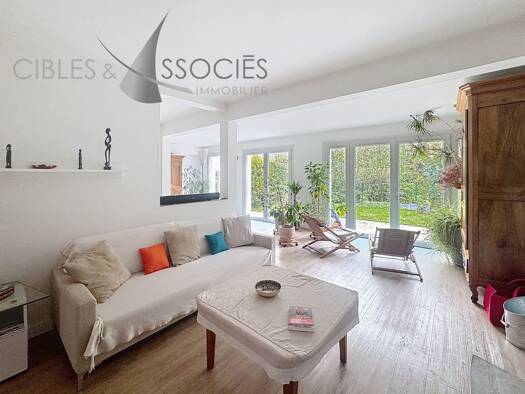 Maison à vendre 670 000 € 7 pièces 5 chambres 173,5 m² 100 m² de terrain Le Genette La Rochelle 17000