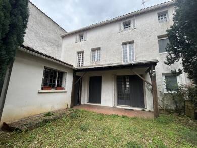 Maison à vendre 172 000 € 4 pièces 3 chambres 114 m² 275 m² de terrain Magne 79460
