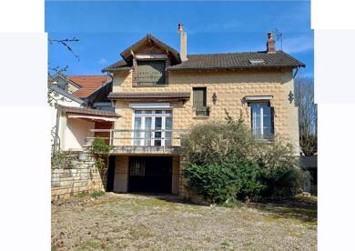 Maison à vendre 229 000 € 6 pièces 4 chambres 148 m² 2 600 m² de terrain Bourg et Hameaux Rive Droite Villeneuve-sur-Yonne 89500