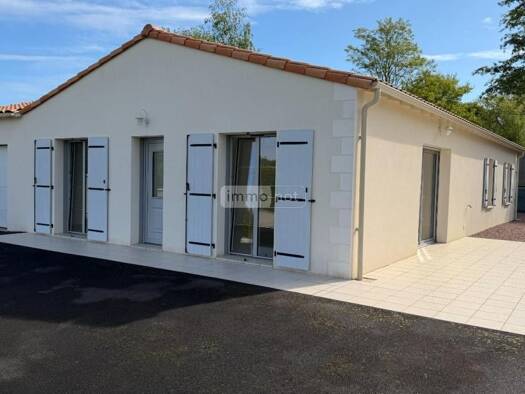Maison de plain-pied à vendre 320 850 € 4 pièces 3 chambres 114 m² 951 m² de terrain Niort 79000
