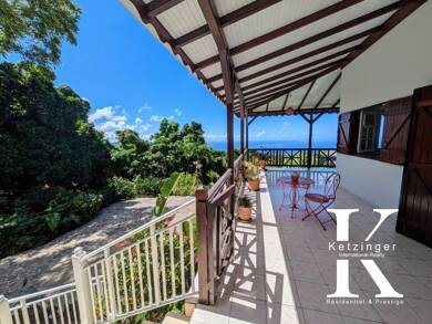 Villa à vendre 685 000 € 11 pièces 7 chambres 300 m² 2 576 m² de terrain Saint-Claude 97120