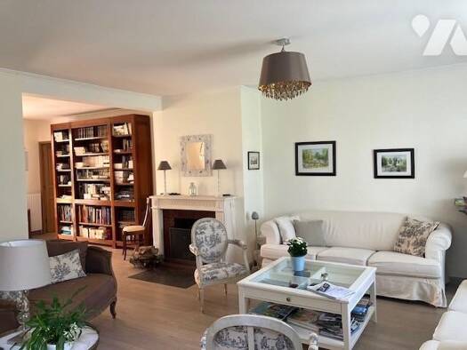 Maison à vendre 624 000 € 8 pièces 5 chambres 202 m² 797 m² de terrain Bouchemaine 49080