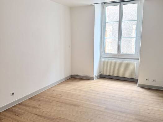 Appartement à vendre 78 000 € 2 pièces 1 chambre 56 m² RDC/2 École Joseph Bara-Groupe scolaire Carnot-Hôtel de Ville Agen 47000