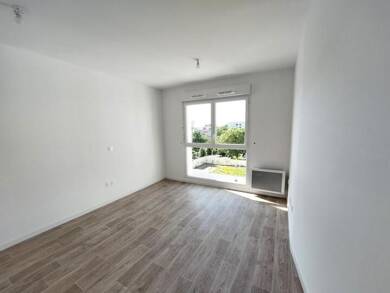 Appartement à louer 340 € 1 pièce 23,3 m² 4ème étage disponible à partir du 27/06/2025 Rabière Joue les Tours 37300