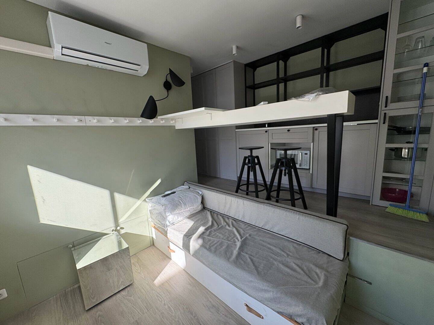 Maison à louer, 13m², LEVALLOIS PERRET