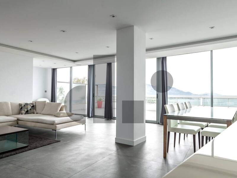 Maison à louer, 196m², MARSEILLE 8E