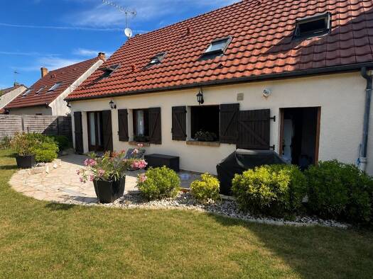 Maison de plain-pied à vendre 365 000 € 7 pièces 5 chambres 120,5 m² 506 m² de terrain Nord Est Dammartin-en-Goële 77230