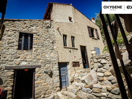 Maison à vendre 350 000 € 5 pièces 4 chambres 147 m² 3 006 m² de terrain Eus 66500