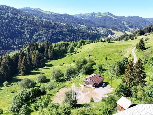 Terrain constructible à vendre 690 000 € 1 180 m² de terrain Centre-Village Les Gets 74260