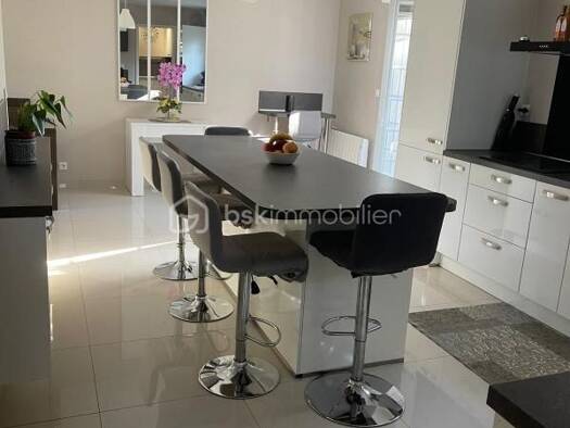 Maison à vendre 399 000 € 7 pièces 5 chambres 179 m² Jouy-Mauvoisin 78200
