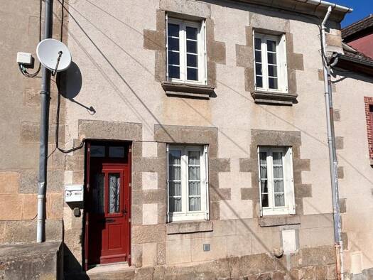 Maison à vendre 59 500 € 4 pièces 2 chambres 67 m² 65 m² de terrain Rive Gauche Aubusson 23200