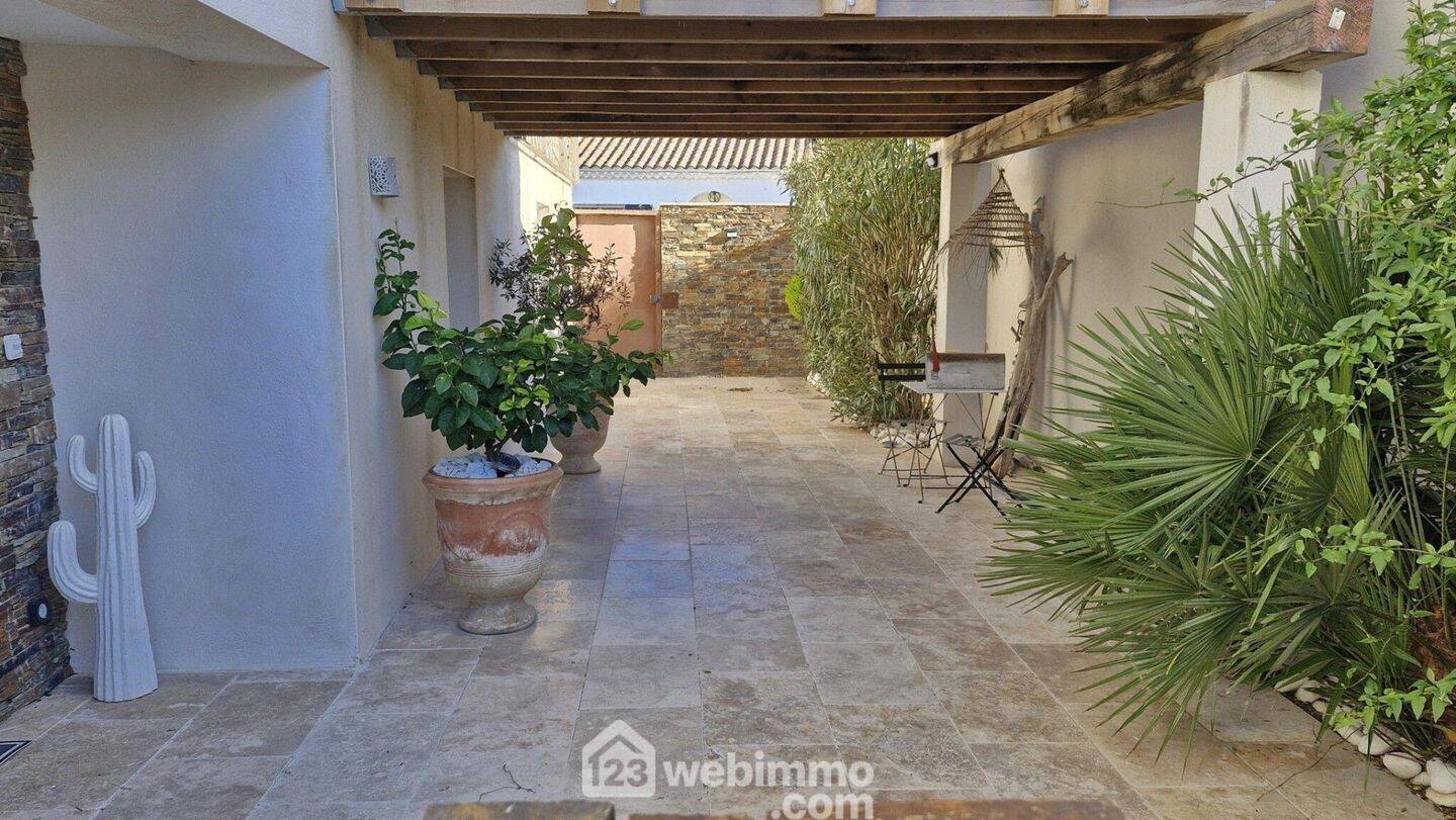 Maison à vendre, 250m², SAINTES MARIES DE LA MER