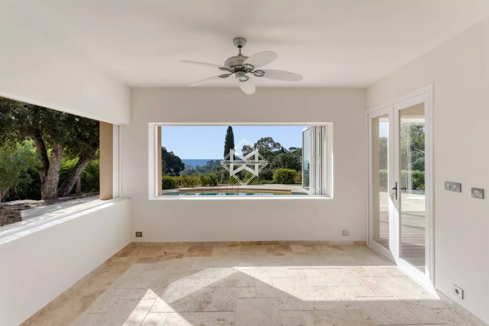 Maison à vendre, 200m², LA CROIX VALMER