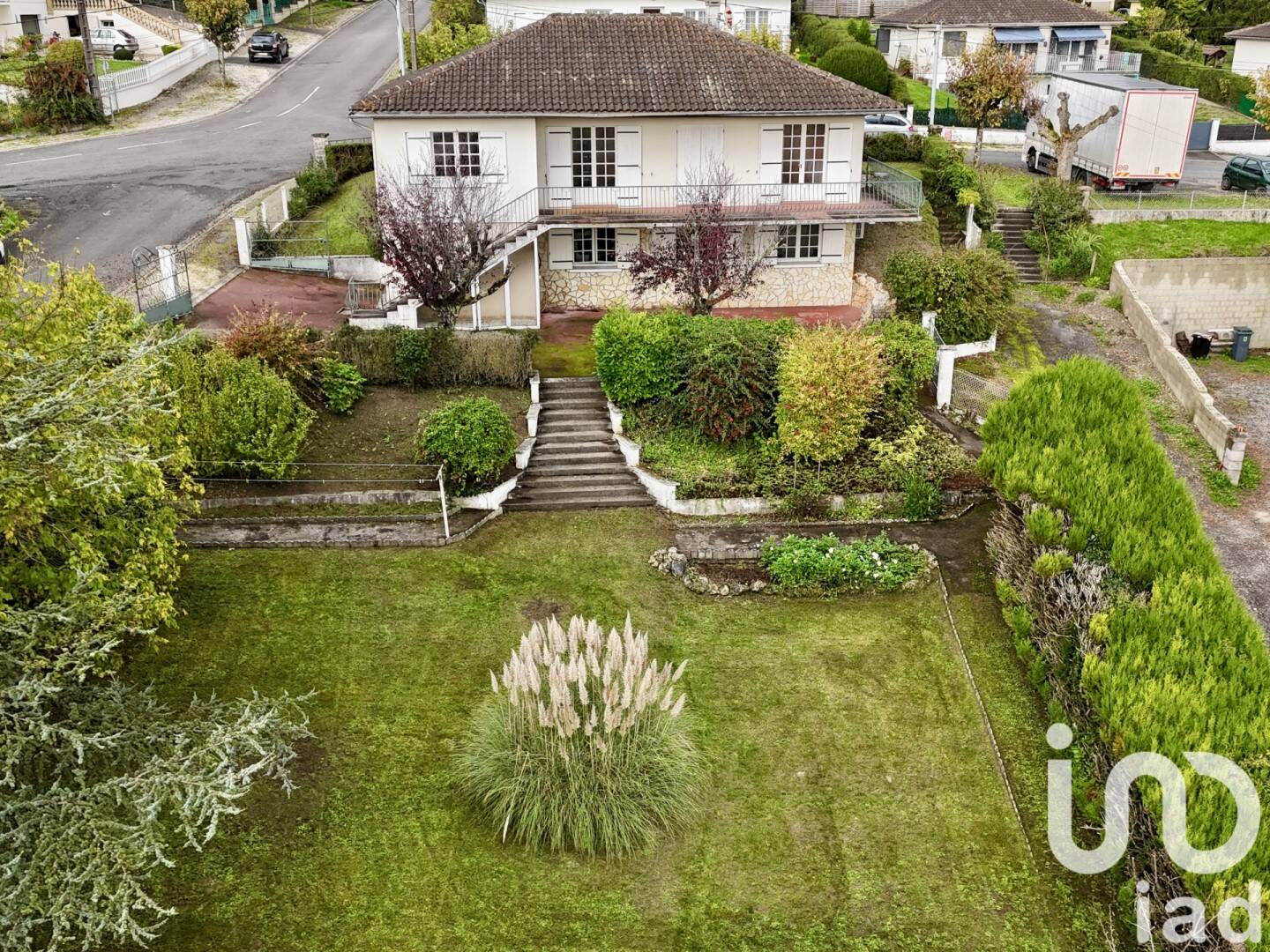 Maison à vendre, 130m², MONTMOREAU SAINT CYBARD