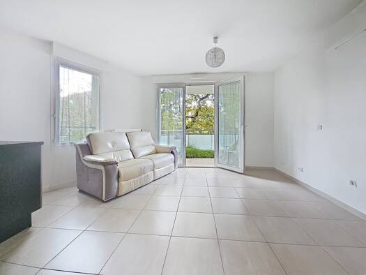 Appartement à vendre 299 000 € 4 pièces 3 chambres 69 m² Étage 1/5 Meylan 38240