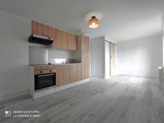 Appartement à louer 432 € 1 pièce 21 m² Étage 2/2 disponible dès maintenant Mornant 69440