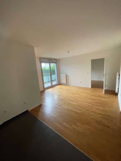 Appartement à louer 1 102 € 2 pièces 1 chambre 47 m² RDC/4 La Justice Rosny sous Bois 93110