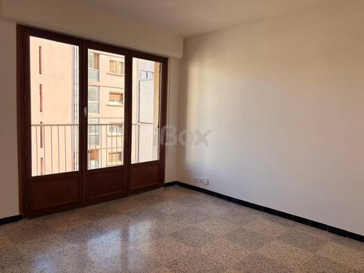 Appartement à louer 740 € 2 pièces 1 chambre 56,55 m² 4ème étage Temple Toulon 83200