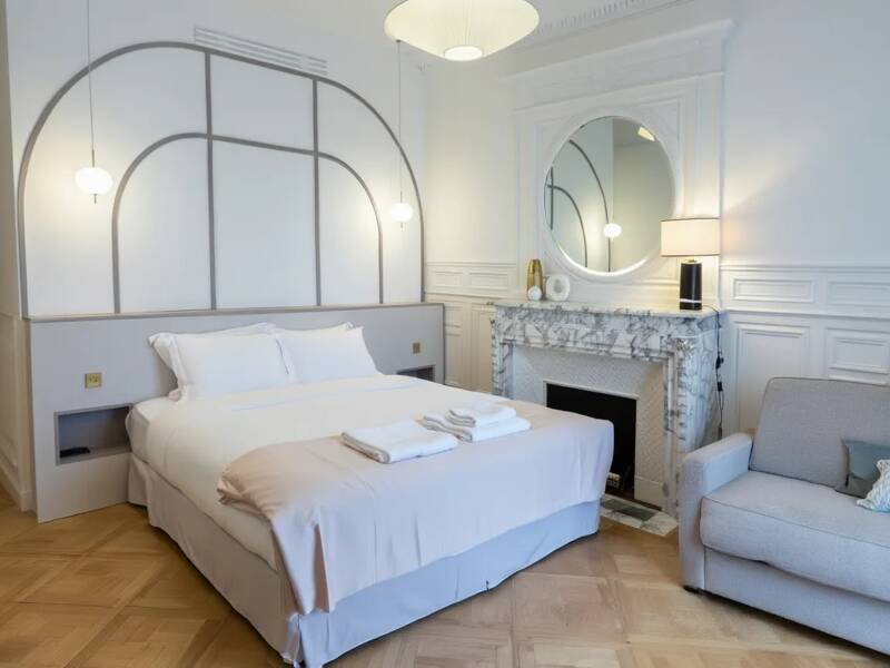 Maison à louer, 270m², PARIS 16E