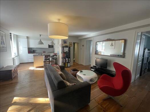 Appartement à louer 870 € 3 pièces 2 chambres 70 m² Étage 1/1 Saint Esprit Bayonne 64100
