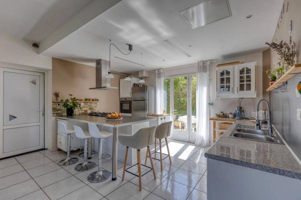 Maison à vendre, 183m², SAINT SIMEON DE BRESSIEUX