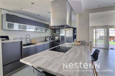 Maison de plain-pied à louer 1 900 € 5 pièces 3 chambres 120 m² 520 m² de terrain Meyzieu 69330