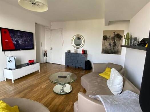 Studio à louer - logement étudiant 900 € 1 pièce 1 chambre 15 m² 6ème étage Agent Sarre-Centre-Les Vallées-La Garenne Colombes 92700
