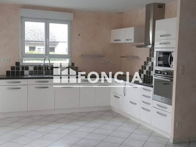 Maison à louer, 81m², DOUZY