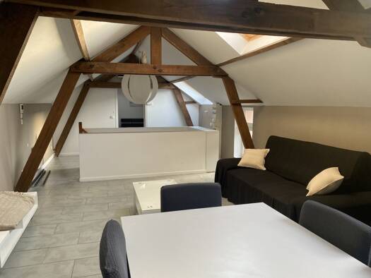 Appartement à louer 805 € 3 pièces 2 chambres 60,5 m² Étage 1/1 Les Ecoles Halluin 59250